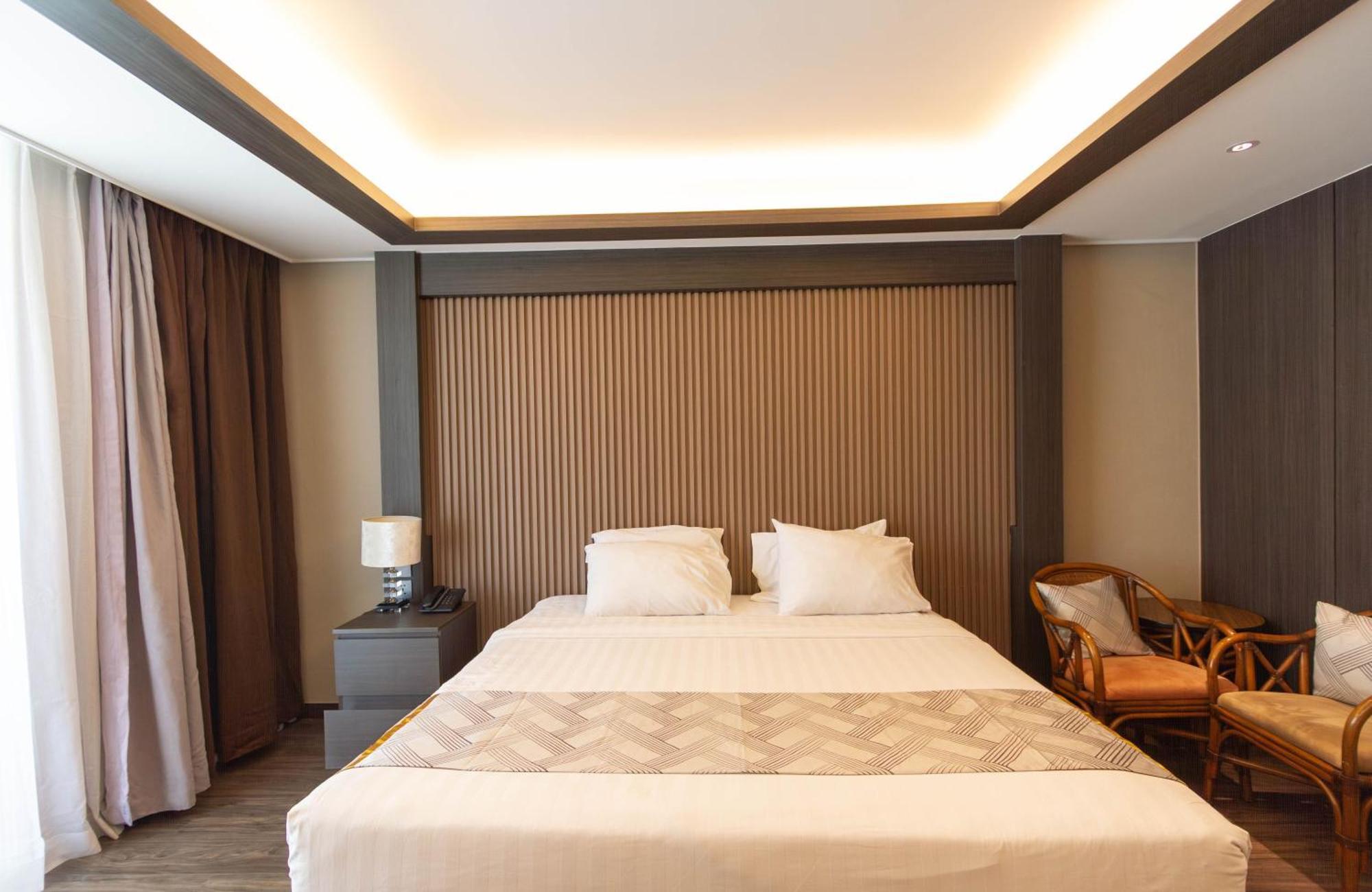 Xenia Hotel Clark Clark Field Bagian luar foto