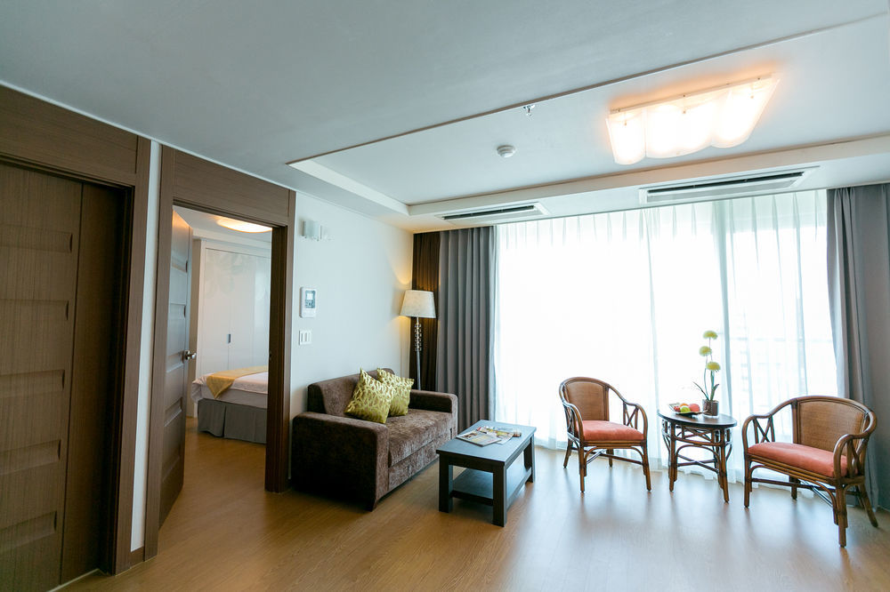Xenia Hotel Clark Clark Field Bagian luar foto