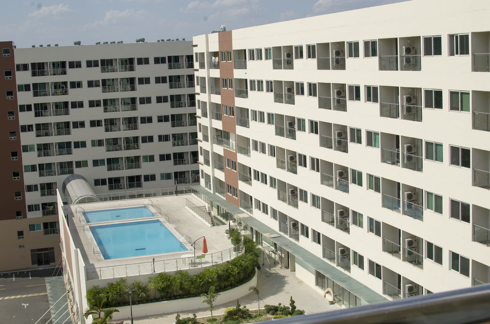 Xenia Hotel Clark Clark Field Bagian luar foto