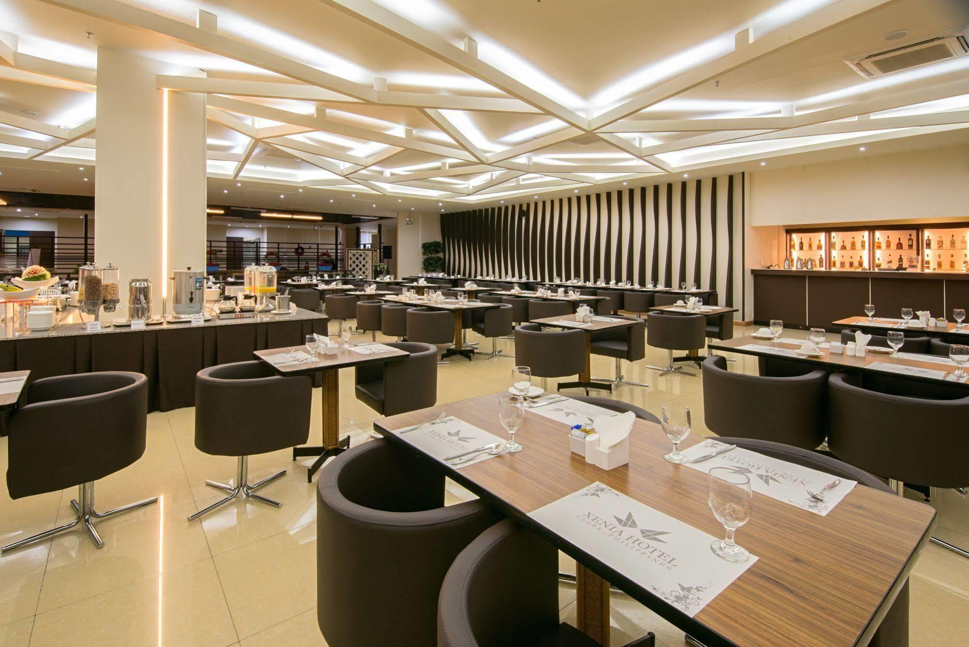 Xenia Hotel Clark Clark Field Bagian luar foto