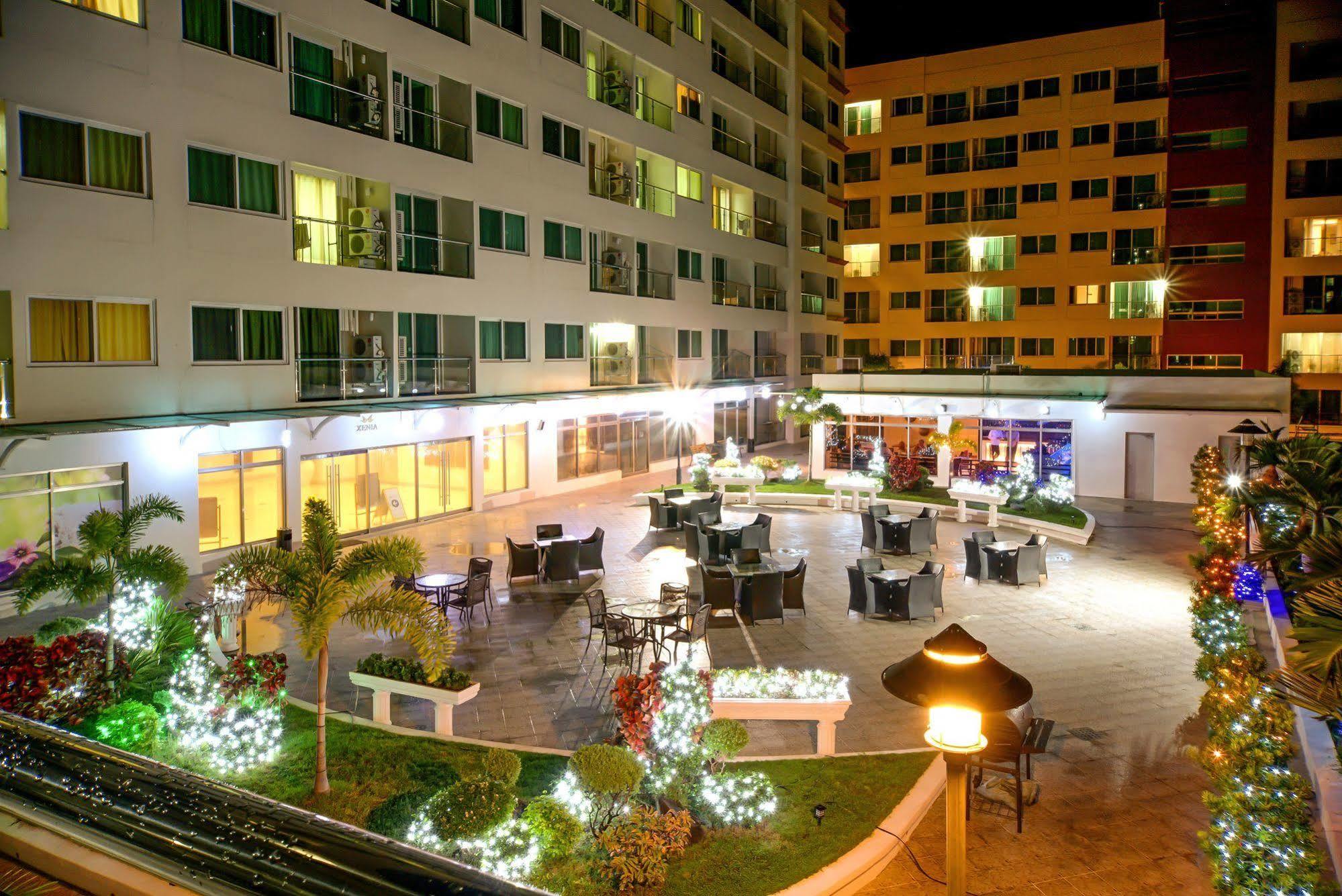 Xenia Hotel Clark Clark Field Bagian luar foto