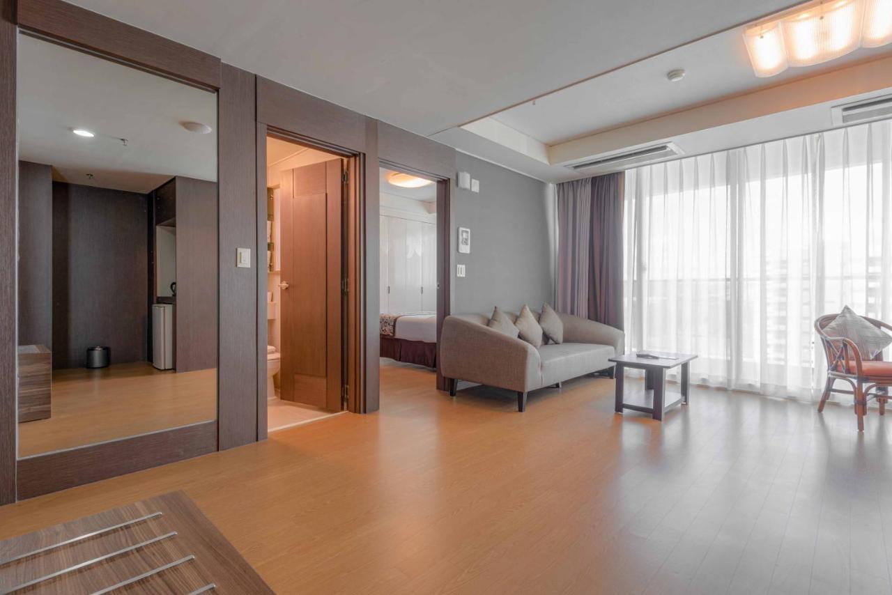 Xenia Hotel Clark Clark Field Bagian luar foto