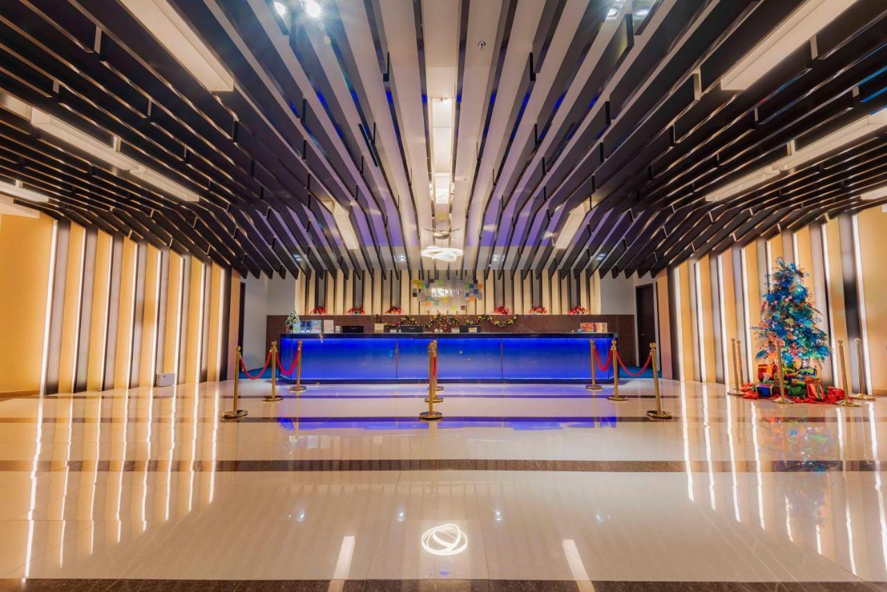 Xenia Hotel Clark Clark Field Bagian luar foto