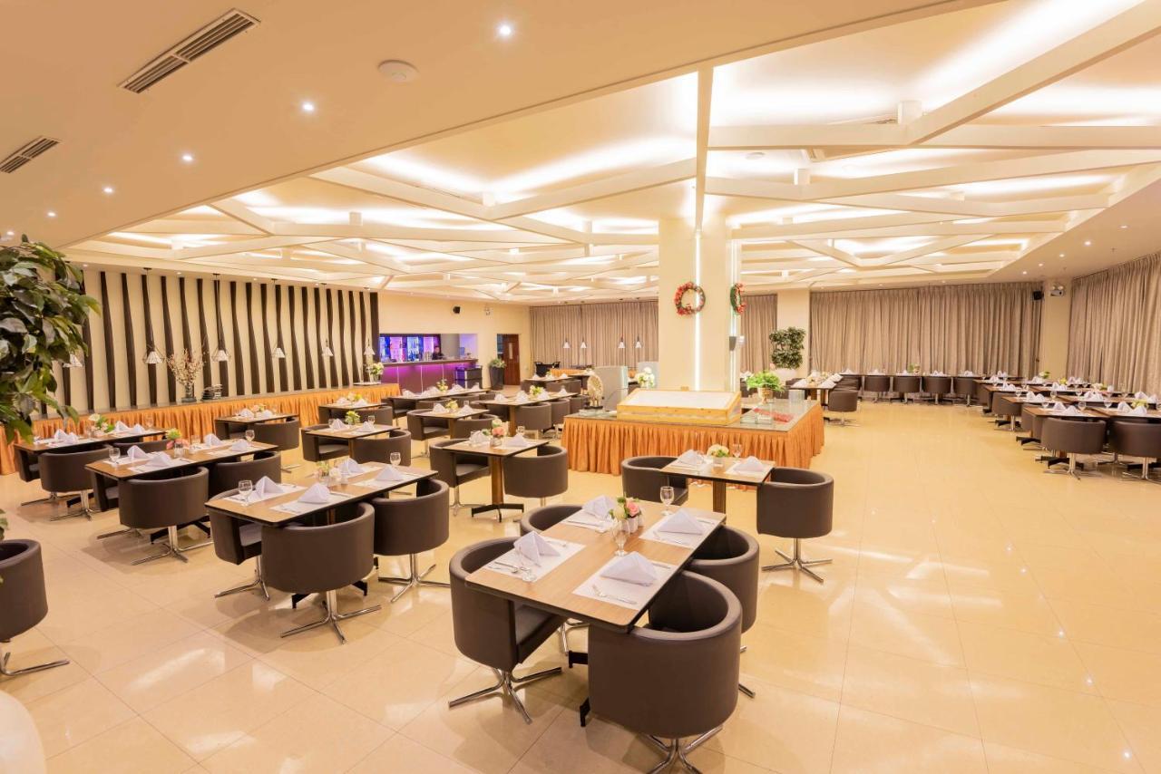 Xenia Hotel Clark Clark Field Bagian luar foto